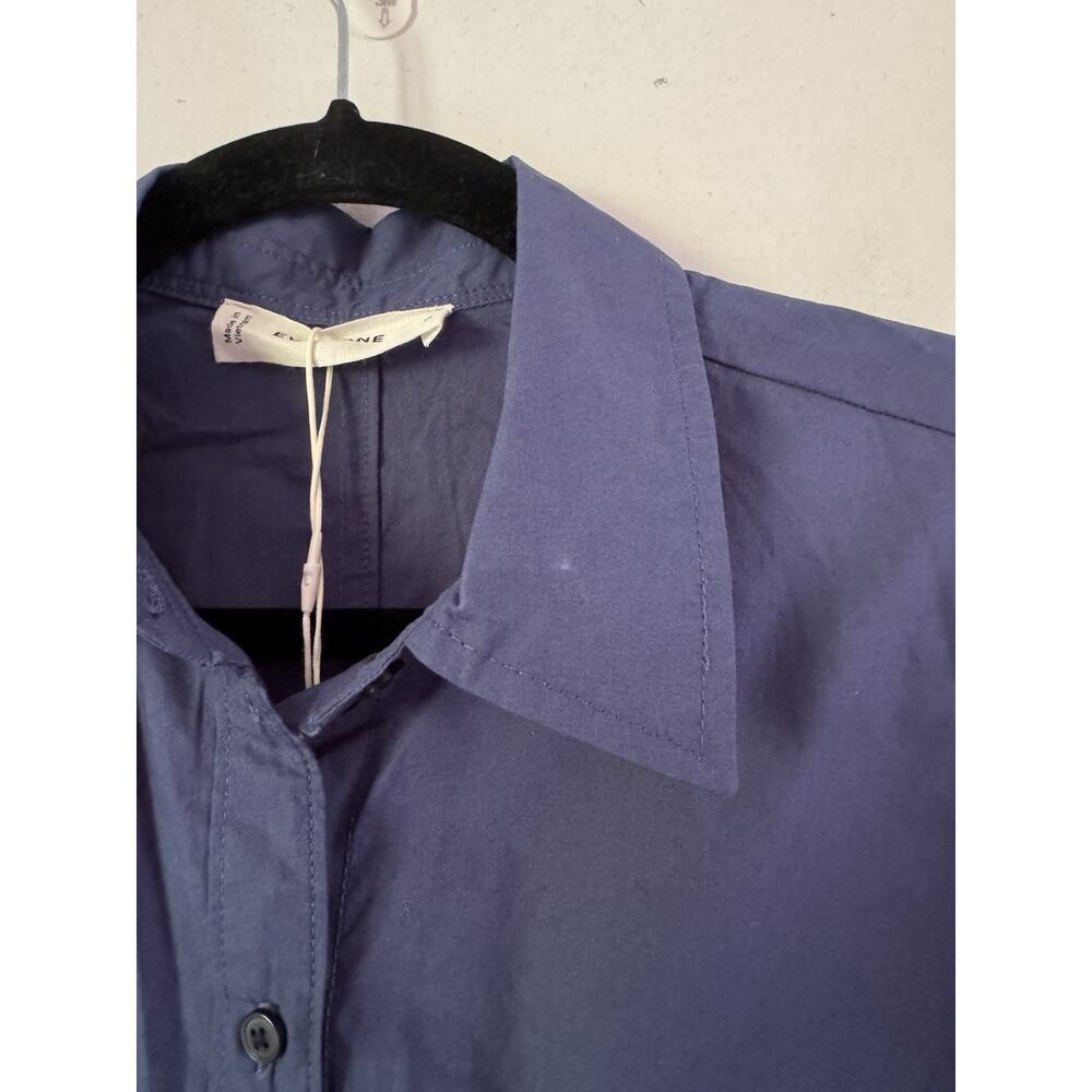 NWT Everlane Lightweight Cotton Barrel Shirt Navy Peony Women’s Size 0 Button Up - Picture 3 of 6